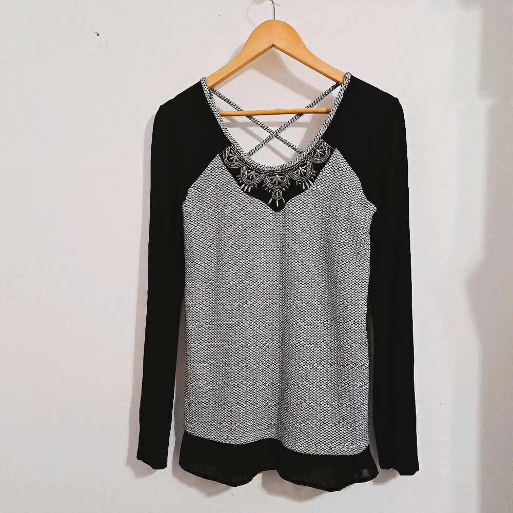 Maurices Women's Lining Knit/Emboidery Top Long Sleeve Size XS Gray/Black Color